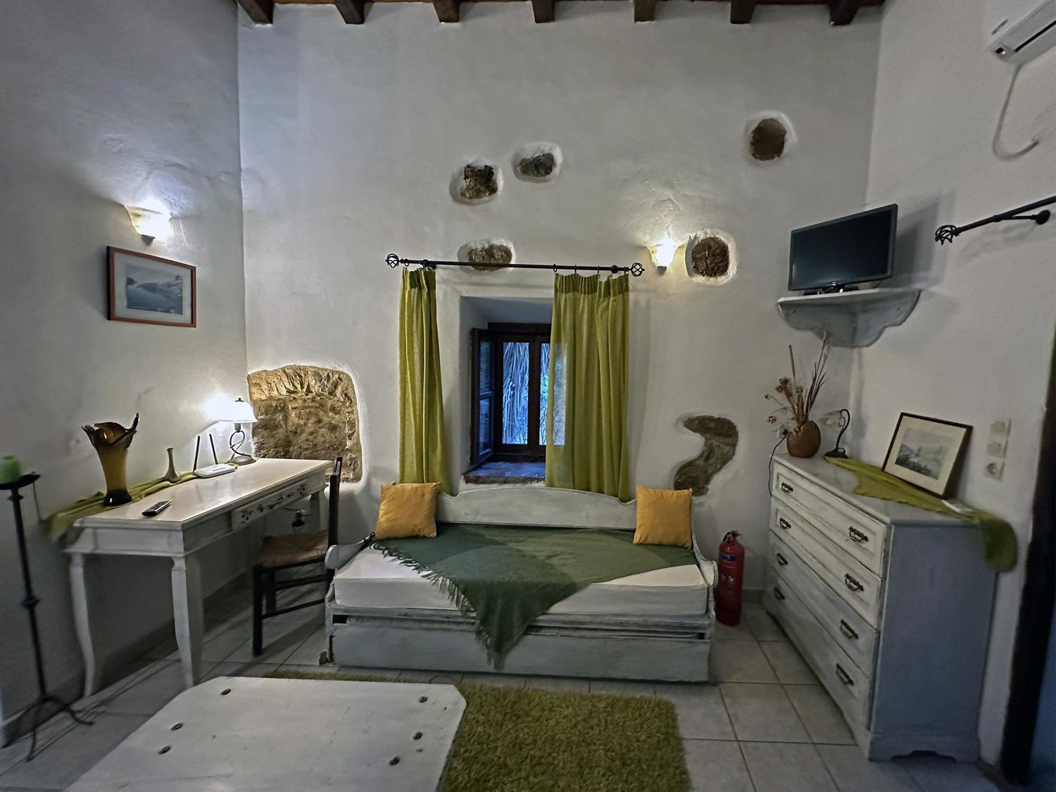 Porfyrousa Traditional Hotel Milopotamos  Екстериор снимка