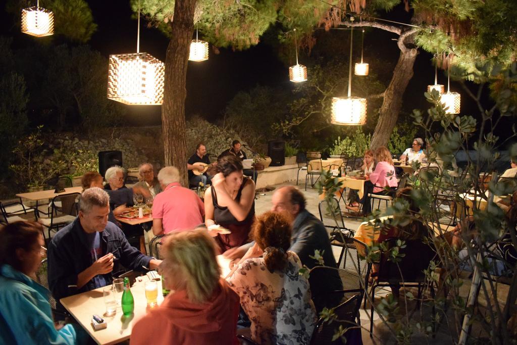 Porfyrousa Traditional Hotel Milopotamos  Екстериор снимка