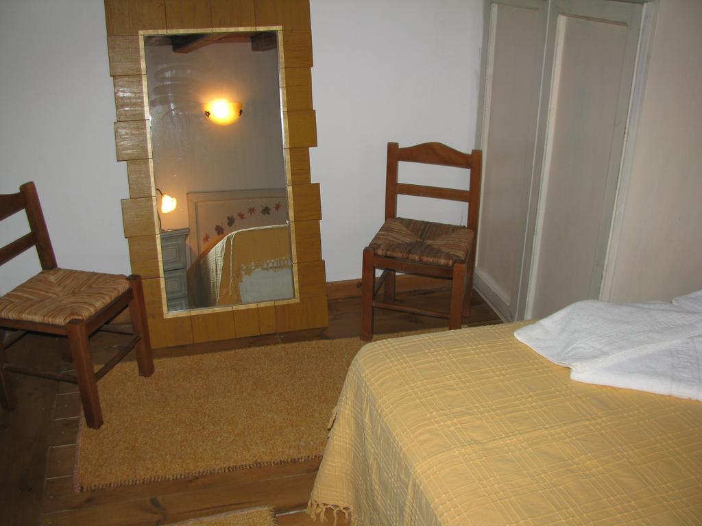 Porfyrousa Traditional Hotel Milopotamos  Екстериор снимка