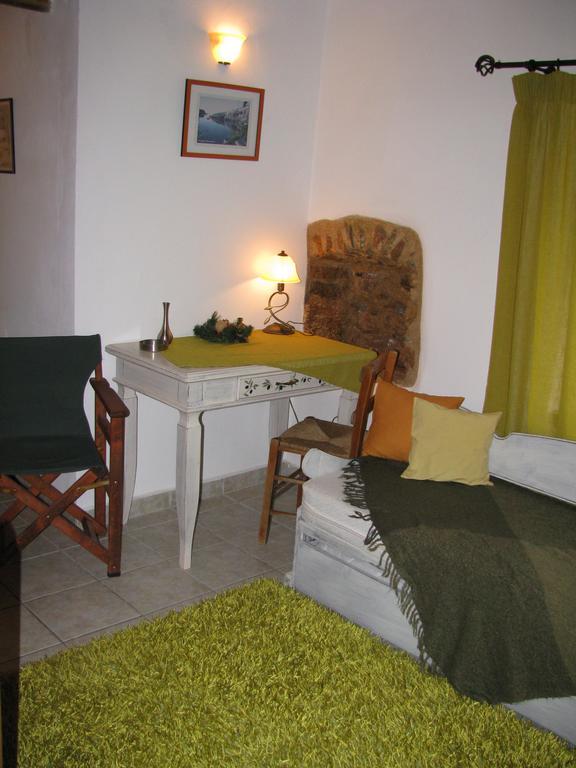 Porfyrousa Traditional Hotel Milopotamos  Екстериор снимка