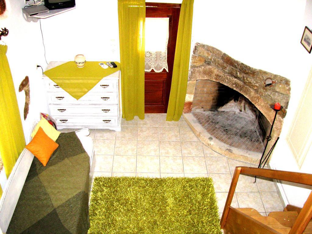 Porfyrousa Traditional Hotel Milopotamos  Екстериор снимка